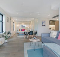 NEW Cozy Comfy APT Near Sydney Airport CBD - Click Find