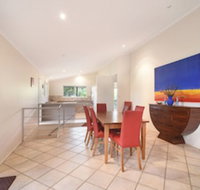 Beach Affair - 10 Callitris Crescent - Click Find