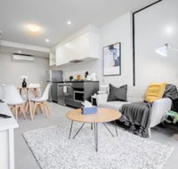Stunning 2 Bed On Collins With Pool In Southern Cross - Click Find