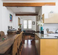 Surry Hills Terrace with Hot Tub - Click Find