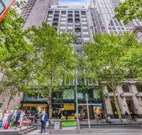 Tram Stop 5 Stylish 2 Bedroom in downtown Melbourne - Click Find