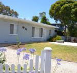 Bay Breeze Cottage - Click Find