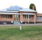 Pink Gums Farmstay - Click Find
