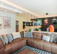 Spacious 2 Bedroom Apartment in Ascot With Large Private Garden - Click Find
