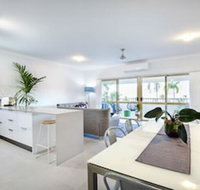 Sea Eagle on Airlie Airlie Beach - Click Find