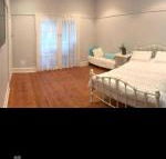 Farm stay on horse property - Click Find