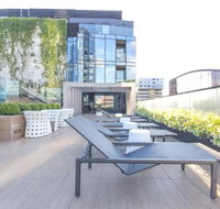 Luxurious Apartment at St. Kilda Free Parking Netflix Wine WiFi Spotify - Click Find