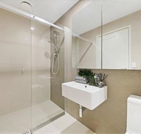 A Homely CBD Apt on Collins Near Southern Cross - Click Find