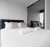 Luxury 2bed2bath apt in the Heart of Melcollins - Click Find