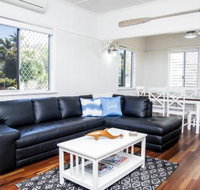 Urangan Harbour Cottage - Click Find