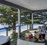 The Seaview Designer Beachfront House - Click Find