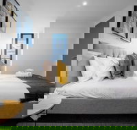 Designer 2 Bedroom Apartment In Parkville - Bet 4u