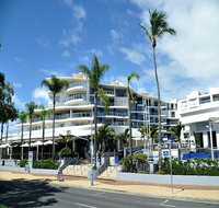 1 BDR / Apt / Foxtel / WiFi / Pool / parking / Spa / Urangan - Click Find