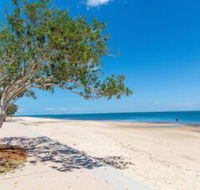 Spectacular Unit Overlooking Pumicestone Passage Welsby Pde Bongaree - Click Find