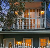 4 Ensuite Chelsea Villa CBD Airport - Click Find