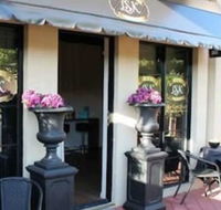 Luxe Spa on Kensington - Bridge Guide