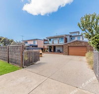 Smiths Beach Paradise - Lawyer Find
