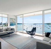 2 Bedroom Apartment With Bay View - Click Find
