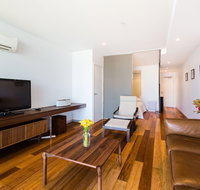 RIVER 1BDR Melbourne Apartment - Click Find