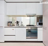 Complete Host Leopold Apartments - Click Find