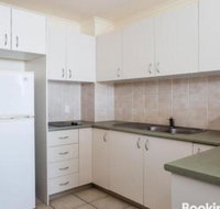 211 The Landmark 61B Dowling Street Resort Style holiday with pool games room restaurant