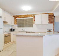 2 Yachtsman Rest 37 Victoria Parade Foxtel aircon waterviews