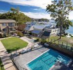 6 The Poplars 34 Magnus Street fabulous views  pool in complex