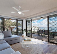 1 The Poplars 34 Magnus St. panoramic water views pool aircon WIFI