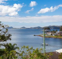 Iluka 46 Soldiers Point Rd Stunning Air Conditioned house with WIFI  Water Views - DBD