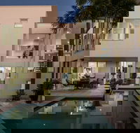 Sunshine Coast White House - Click Find