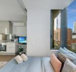 A Stylish  Cozy Studio Next to Southern Cross - Click Find