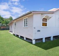 Close to Water Restaurants  Clubs Toorbul St. Bongaree - Click Find