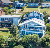 NANNY  POPPYS BEACH HOUSE Gerroa 4pm check out Sundays - Click Find