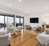 Stunning Bay View Accommodation in Rye