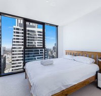 Light Tower Apartment - Click Find