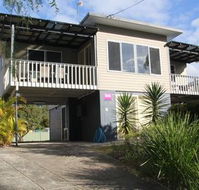 The Boat House - Local Finder