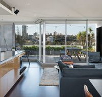 Elegant Elizabeth Bay H374 - Click Find