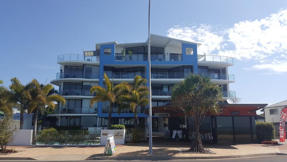 Kingfisher Bay Resort ACT Click Find