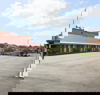 Club Motel - Click Find