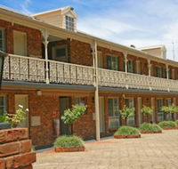 Hermitage Motor Inn - Click Find