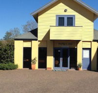 Tranquil Vale Vineyard  Cottages - Click Find