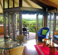 Mt Quincan Crater Retreat - Click Find