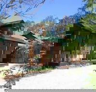 Cottages on Edward - Click Find