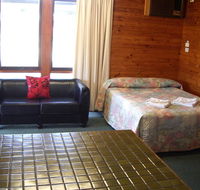 Aaroona Holiday Resort - Click Find