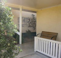 Kellys Motel Oakey - Click Find