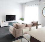 North Melbourne Retreat - Click Find
