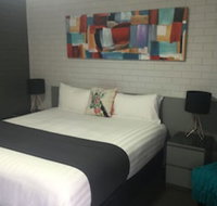 Blue Violet Motor Inn - Click Find