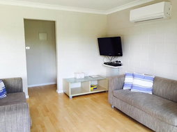 Book Emerald Beach Accommodation Vacations Bridge Guide Bridge Guide