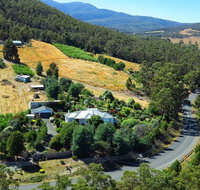 Hillside Bed  Breakfast - Click Find