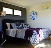 Deshons Retreat - Click Find